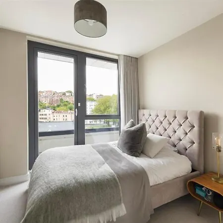 Luxury In Bristol's Creative Quarter * Bristol